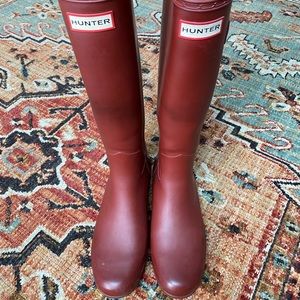 Hunter women’s red/maroon tall rain boots size 7